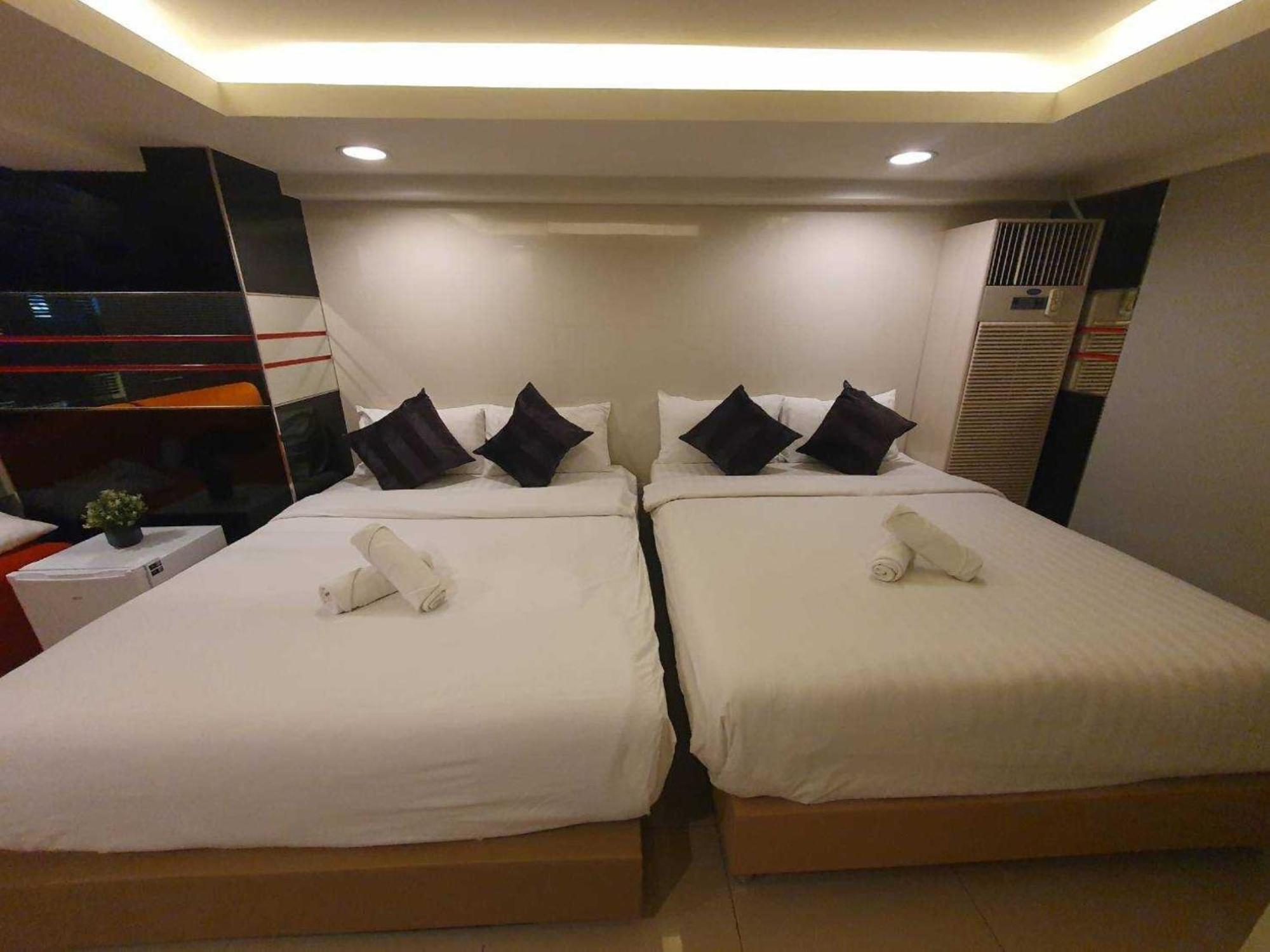De Lux Bangkok Hotel Экстерьер фото